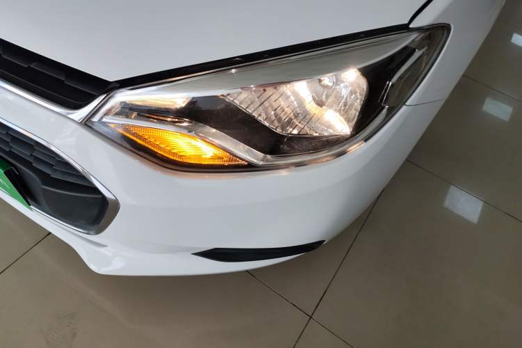 Used Chevrolet Lova RV 2016 1.5L Automatic Comfort Edition Left Front Headlight