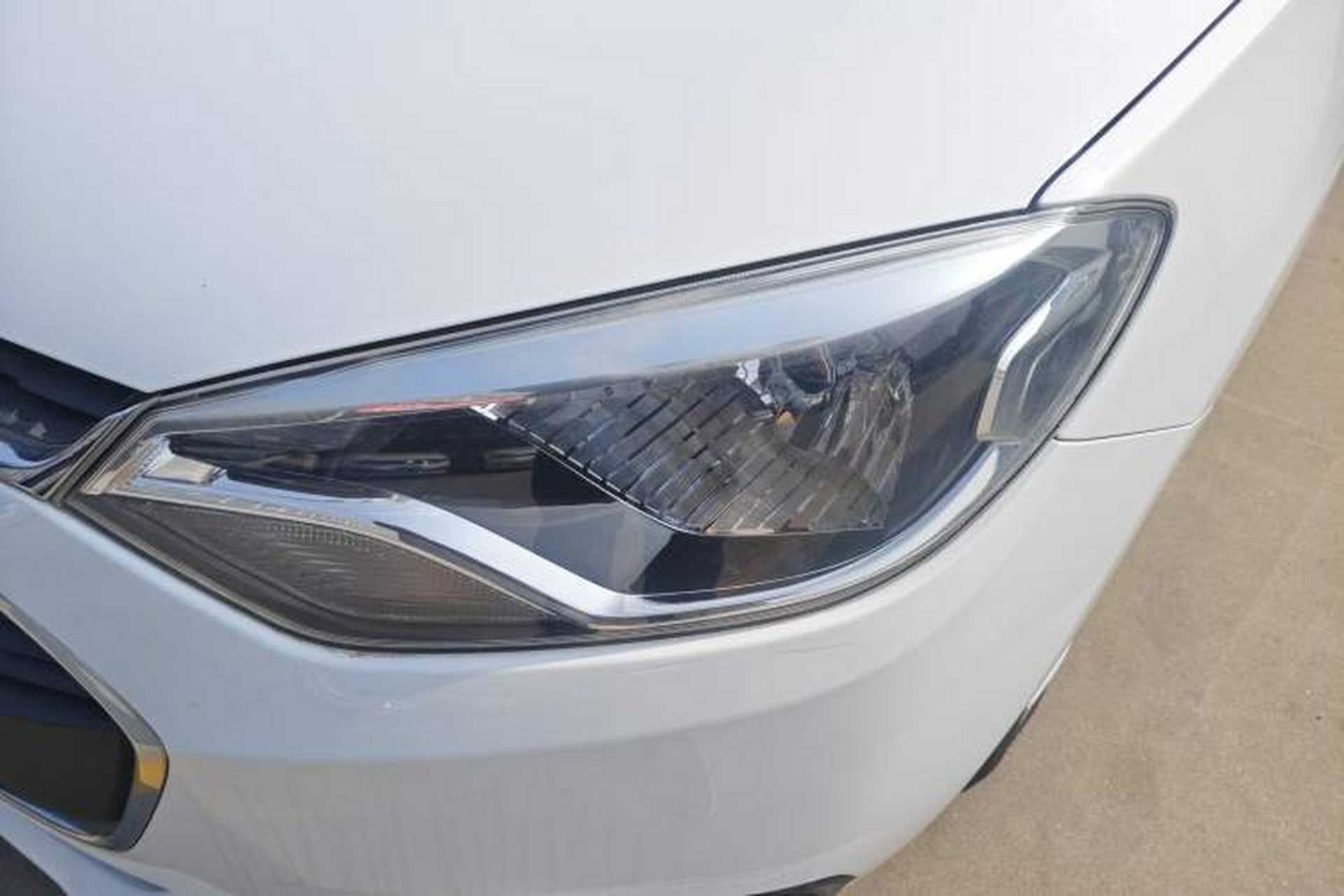 Used Chevrolet Lova RV 2016 1.5L Manual Comfort Edition Left Front Headlight