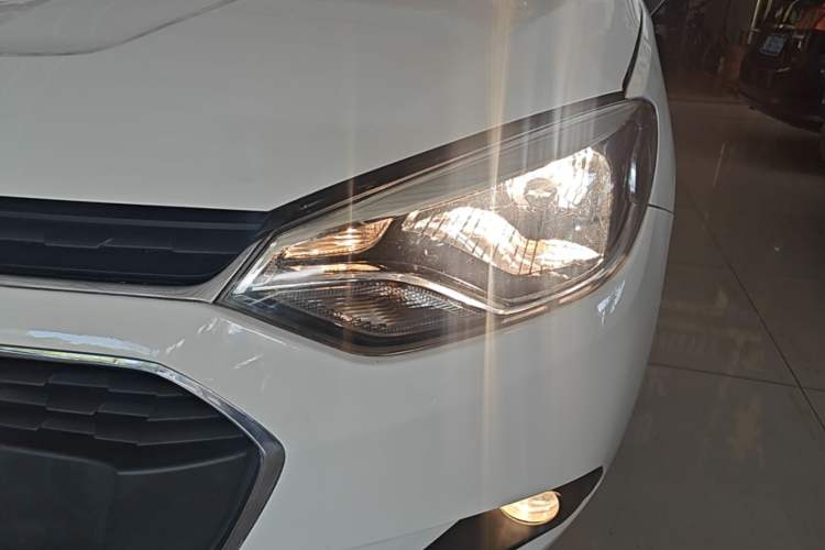 Used Chevrolet Lova RV 2016 1.5L Automatic Smart Drive Edition Left Front Headlight