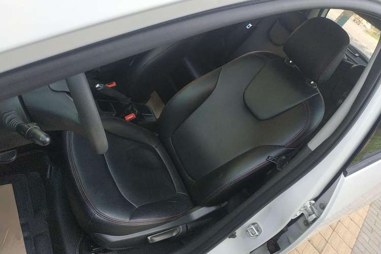 Used Chevrolet Lova RV 2016 1.5L Automatic Smart Drive Edition Left Front Seat