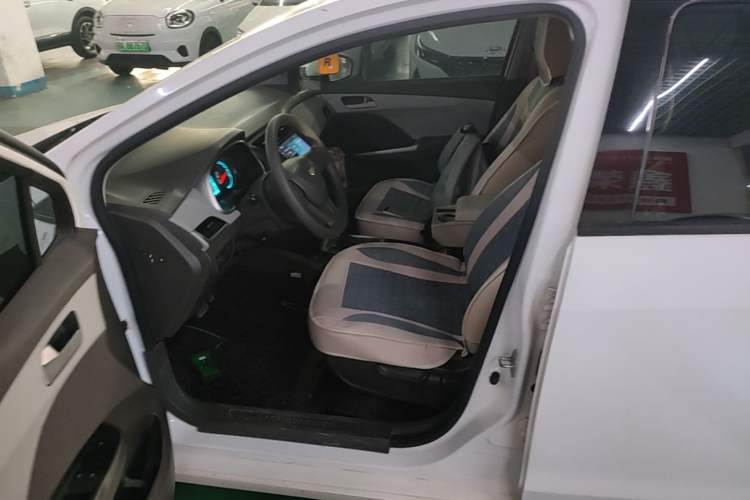 Used Chevrolet Lova RV 2016 1.5L Automatic Comfort Edition Left Front Seat
