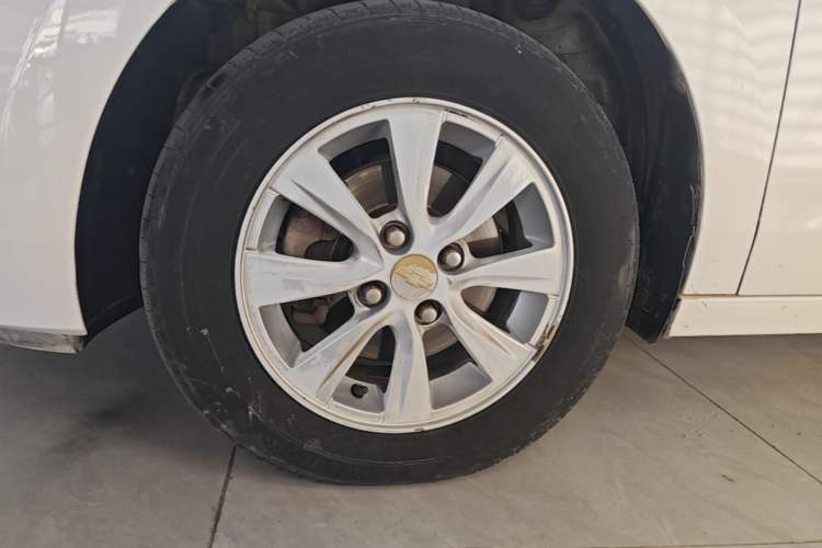 Used Chevrolet Lova RV 2016 1.5L Automatic Comfort Edition Left Front Wheel Hub