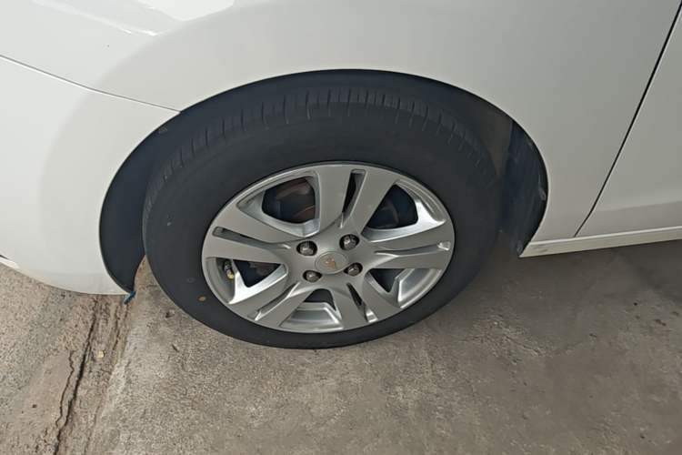 Used Chevrolet Lova RV 2016 1.5L Automatic Smart Drive Edition Left Front Wheel Hub