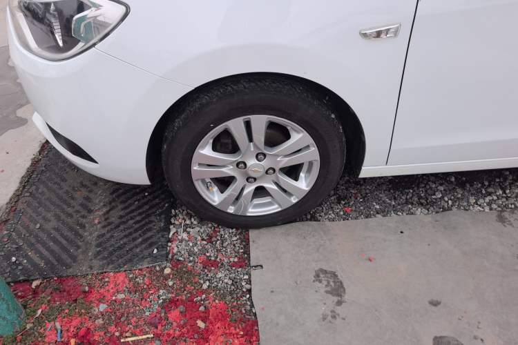 Used Chevrolet Lova RV 2016 1.5L Automatic Smart Drive Edition Left Front Wheel Hub