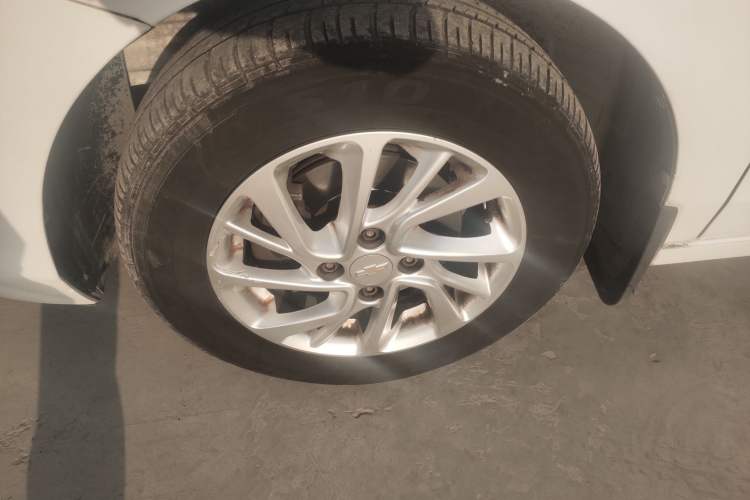Used Chevrolet Lova RV 2016 1.5L Automatic Comfort Edition Left Front Wheel Hub