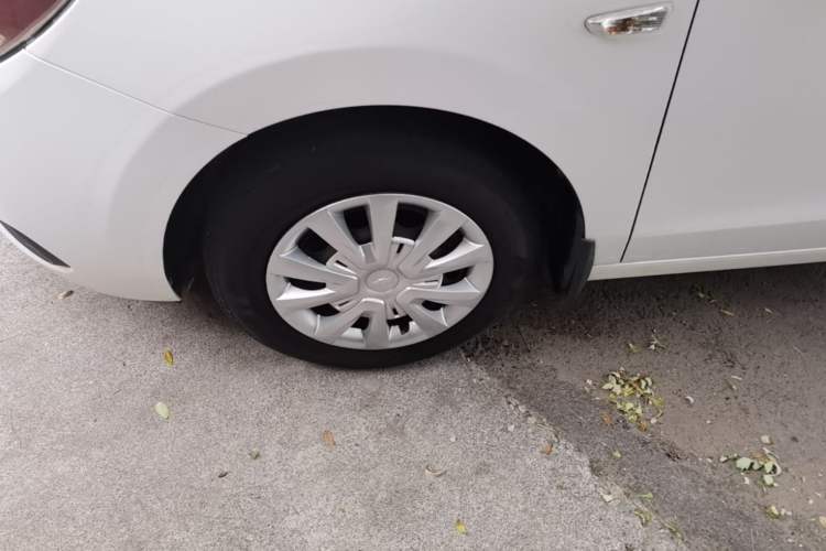 Used Chevrolet Lova RV 2016 1.5L Manual Comfort Edition Left Front Wheel Hub