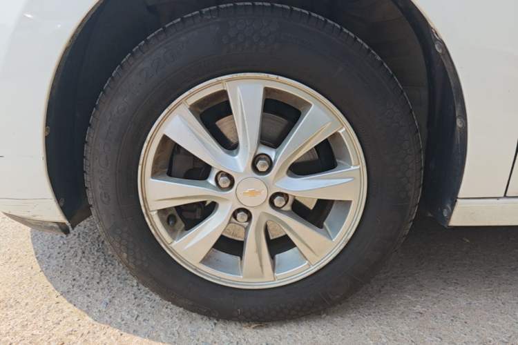 Used Chevrolet Lova RV 2016 1.5L Automatic Comfort Edition Left Front Wheel Hub