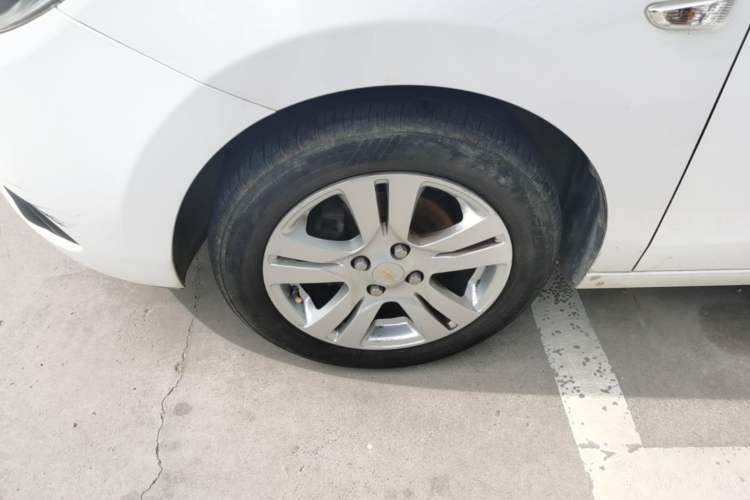 Used Chevrolet Lova RV 2016 1.5L Automatic Smart Drive Edition Left Front Wheel Hub