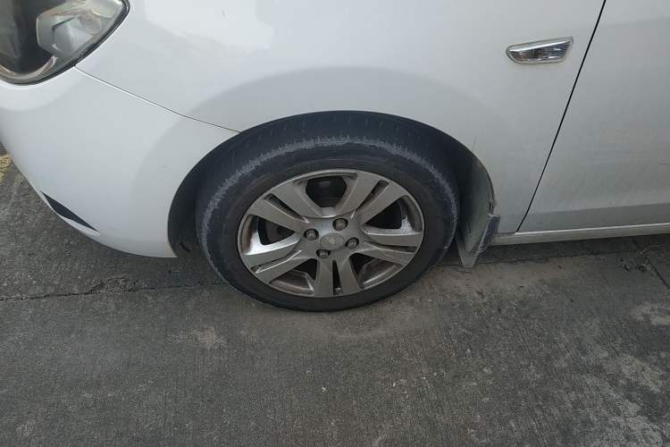 Used Chevrolet Lova RV 2016 1.5L Automatic Smart Drive Edition Left Front Wheel Hub