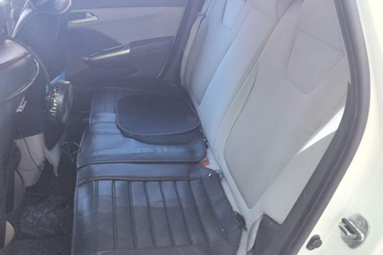 Used Chevrolet Lova RV 2016 1.5L Automatic Comfort Edition Left Rear Seat