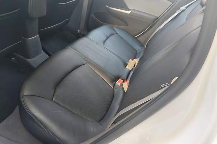 Used Chevrolet Lova RV 2016 1.5L Automatic Comfort Edition Left Rear Seat