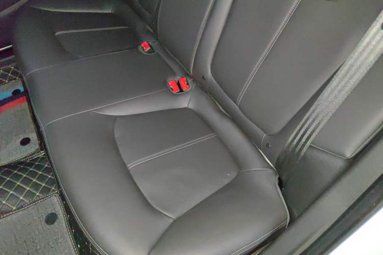 Used Chevrolet Lova RV 2016 1.5L Automatic FunDrive Edition Left Rear Seat