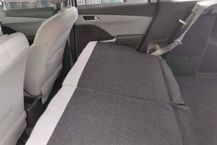 Used Chevrolet Lova RV 2016 1.5L Automatic Comfort Edition Left Rear Seat