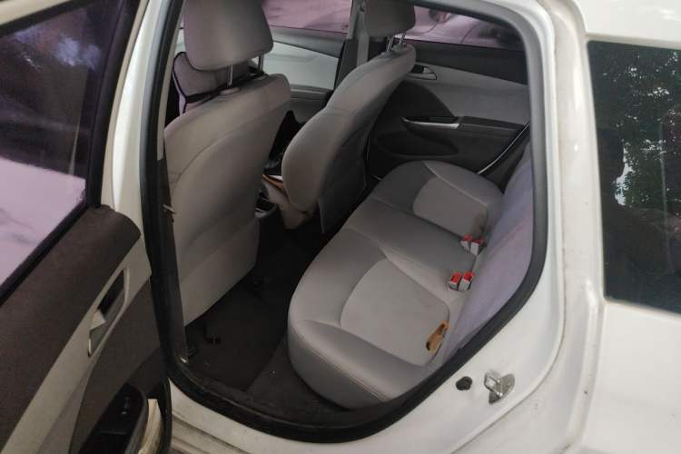 Used Chevrolet Lova RV 2016 1.5L Automatic Comfort Edition Left Rear Seat