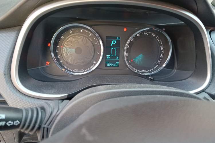 Used Chevrolet Lova RV 2016 1.5L Automatic Smart Drive Edition Odometer Close Up