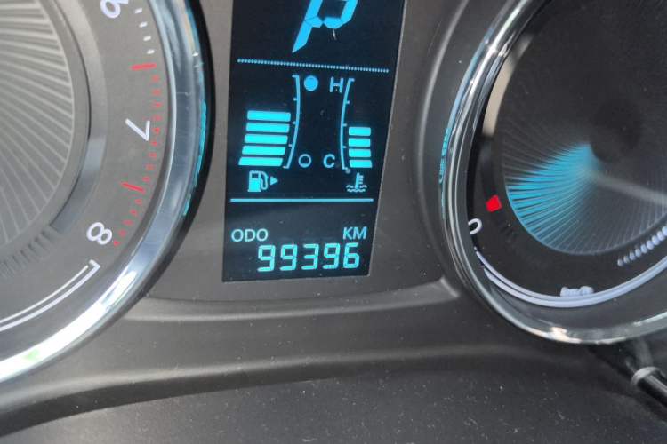 Used Chevrolet Lova RV 2016 1.5L Automatic FunDrive Edition Odometer Close Up