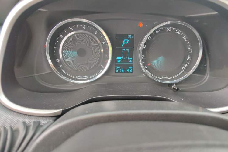 Used Chevrolet Lova RV 2016 1.5L Automatic Smart Drive Edition Odometer Close Up