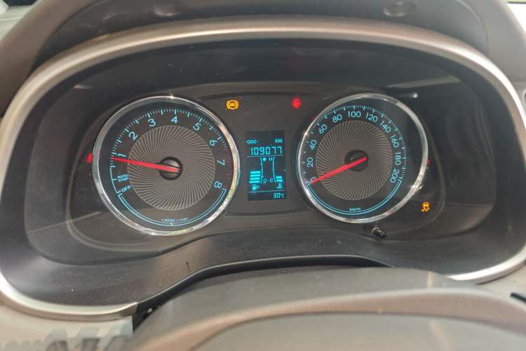Used Chevrolet Lova RV 2016 1.5L Manual Comfort Edition Odometer Close Up