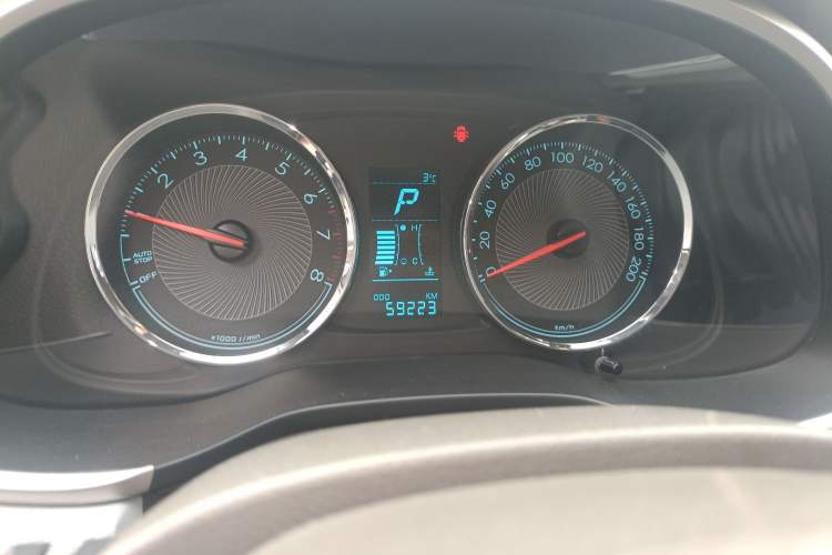 Used Chevrolet Lova RV 2016 1.5L Automatic Comfort Edition Odometer Close Up