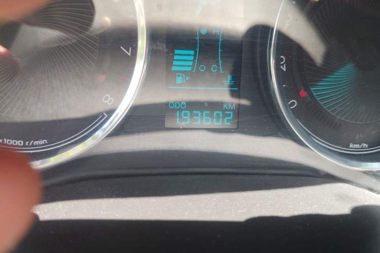 Used Chevrolet Lova RV 2016 1.5L Automatic Smart Drive Edition Odometer Close Up