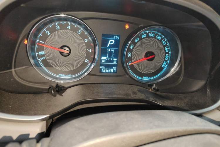 Used Chevrolet Lova RV 2016 1.5L Automatic Comfort Edition Odometer Close Up