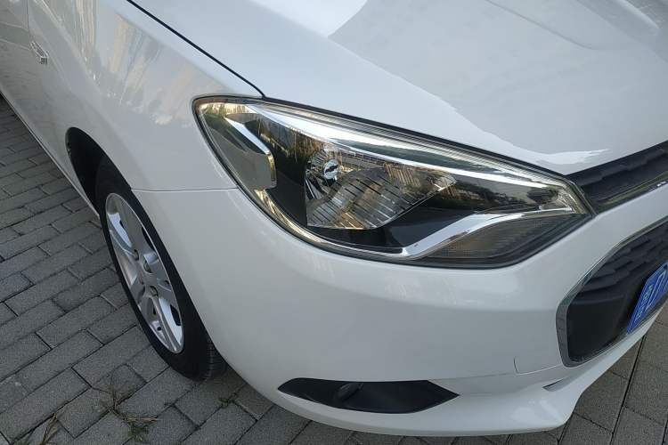 Used Chevrolet Lova RV 2016 1.5L Automatic Smart Drive Edition Right Front Headlight