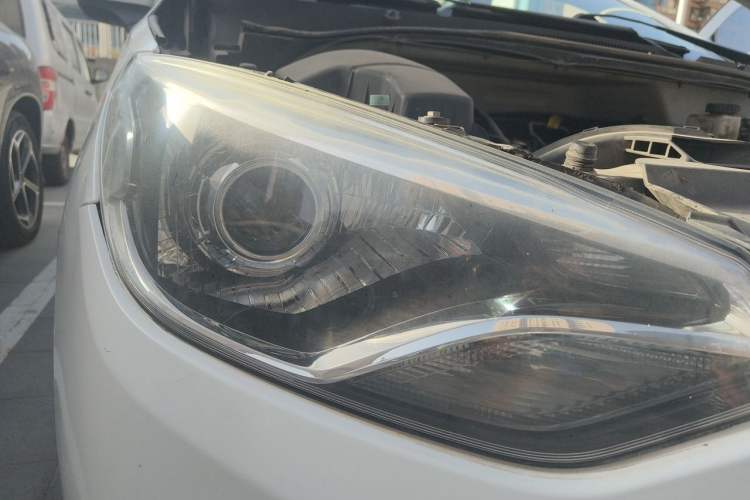 Used Chevrolet Lova RV 2016 1.5L Automatic Smart Drive Edition Right Front Headlight