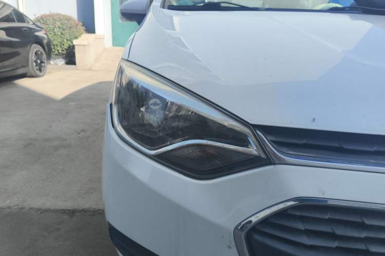 Used Chevrolet Lova RV 2016 1.5L Manual Comfort Edition Right Front Headlight