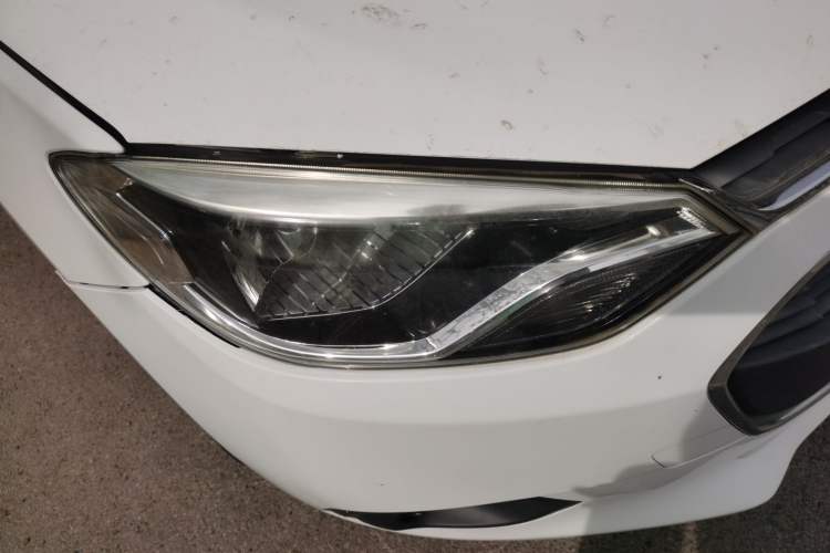Used Chevrolet Lova RV 2016 1.5L Automatic Smart Drive Edition Right Front Headlight