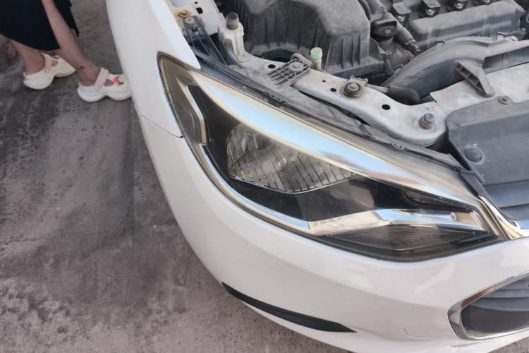 Used Chevrolet Lova RV 2016 1.5L Manual Comfort Edition Right Front Headlight