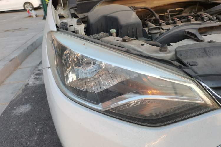 Used Chevrolet Lova RV 2016 1.5L Automatic Comfort Edition Right Front Headlight