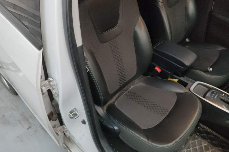 Used Chevrolet Lova RV 2016 1.5L Automatic Smart Drive Edition Right Front Seat