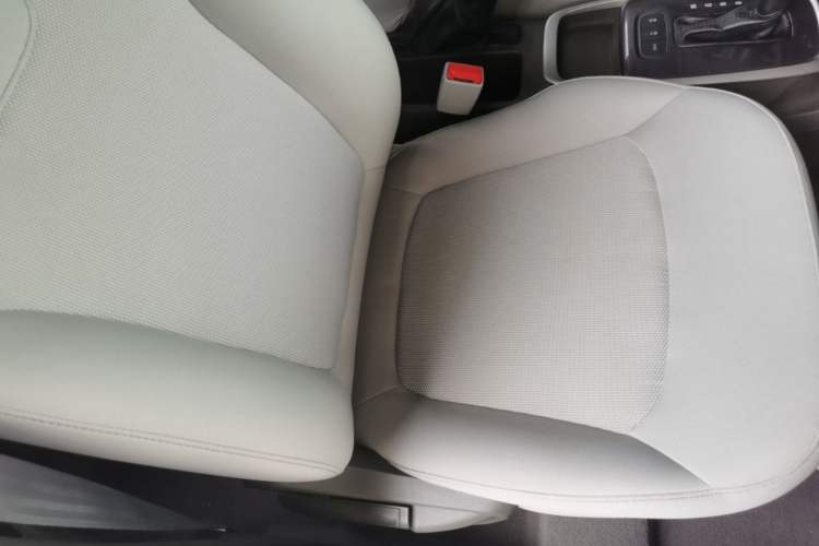 Used Chevrolet Lova RV 2016 1.5L Automatic Comfort Edition Right Front Seat