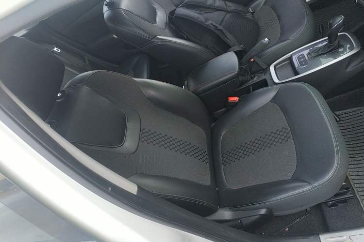 Used Chevrolet Lova RV 2016 1.5L Automatic Smart Drive Edition Right Front Seat