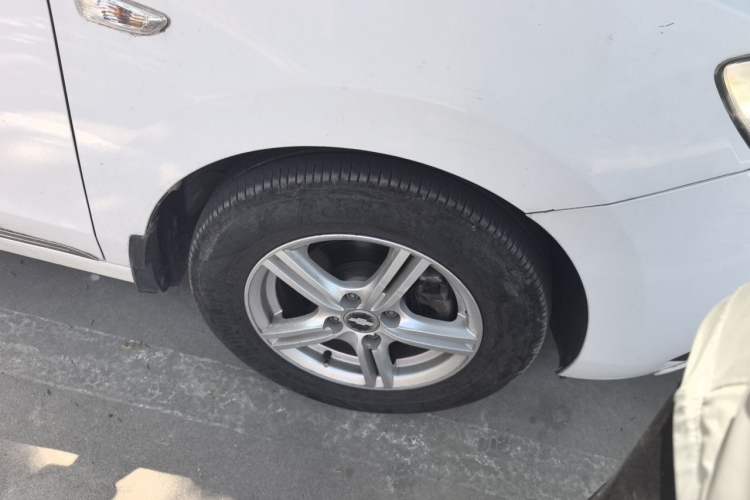 Used Chevrolet Lova RV 2016 1.5L Automatic Comfort Edition Right Front Wheel Hub