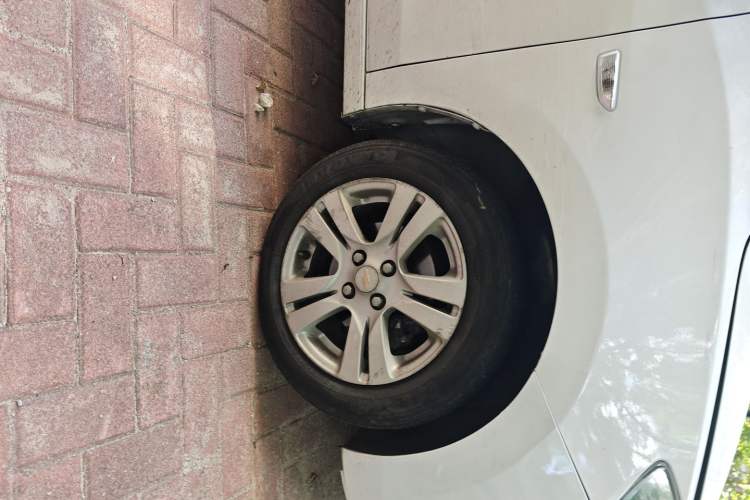 Used Chevrolet Lova RV 2016 1.5L Automatic Smart Drive Edition Right Front Wheel Hub