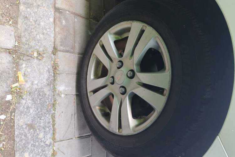 Used Chevrolet Lova RV 2016 1.5L Automatic Smart Drive Edition Right Front Wheel Hub
