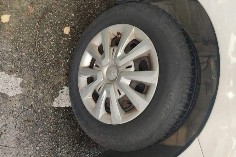 Used Chevrolet Lova RV 2016 1.5L Automatic Comfort Edition Right Front Wheel Hub