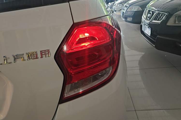 Used Chevrolet Lova RV 2016 1.5L Automatic Smart Drive Edition Right Rear Taillight