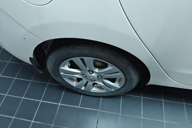 Used Chevrolet Lova RV 2016 1.5L Automatic Smart Drive Edition Right Rear Wheel Hub