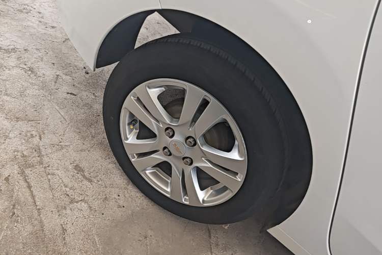 Used Chevrolet Lova RV 2016 1.5L Automatic Smart Drive Edition Right Rear Wheel Hub
