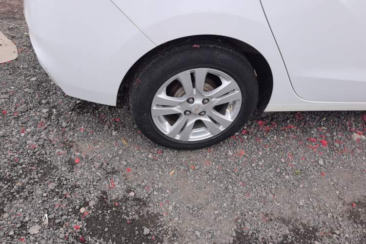 Used Chevrolet Lova RV 2016 1.5L Automatic Smart Drive Edition Right Rear Wheel Hub