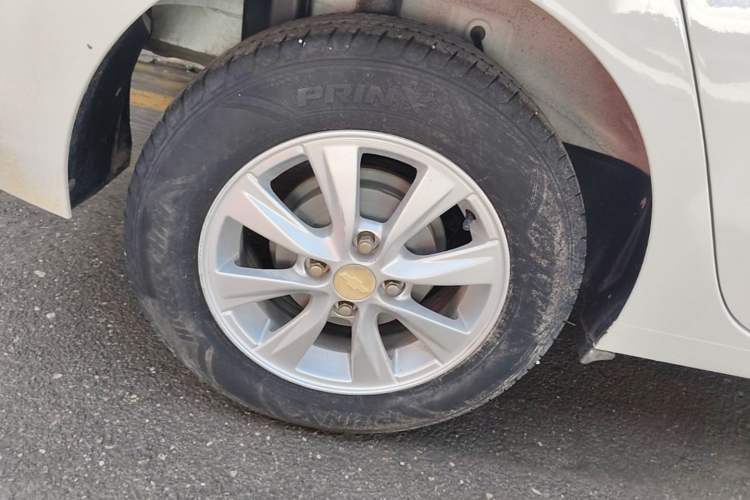 Used Chevrolet Lova RV 2016 1.5L Automatic Comfort Edition Right Rear Wheel Hub