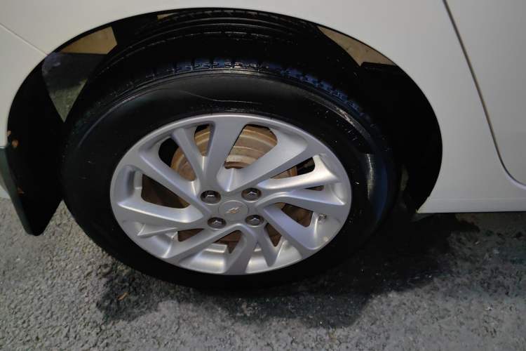 Used Chevrolet Lova RV 2016 1.5L Automatic FunDrive Edition Right Rear Wheel Hub