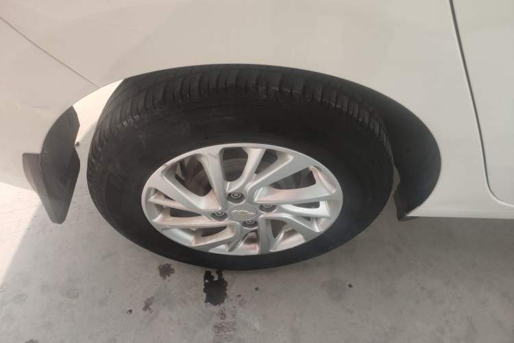 Used Chevrolet Lova RV 2016 1.5L Automatic Comfort Edition Right Rear Wheel Hub
