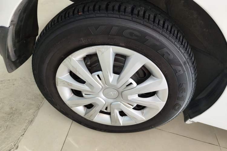 Used Chevrolet Lova RV 2016 1.5L Automatic Comfort Edition Right Rear Wheel Hub