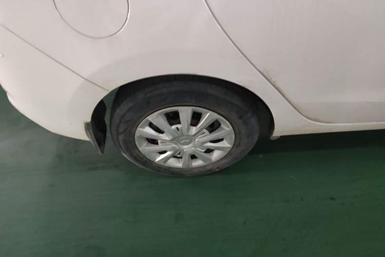 Used Chevrolet Lova RV 2016 1.5L Automatic Comfort Edition Right Rear Wheel Hub
