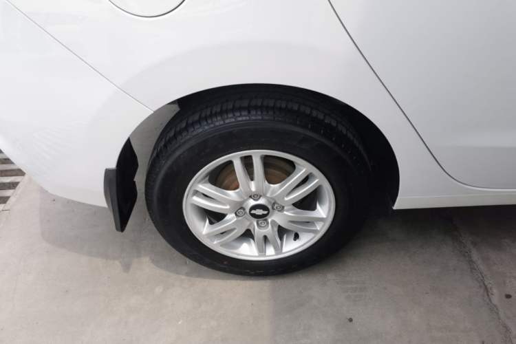 Used Chevrolet Lova RV 2016 1.5L Automatic Comfort Edition Right Rear Wheel Hub