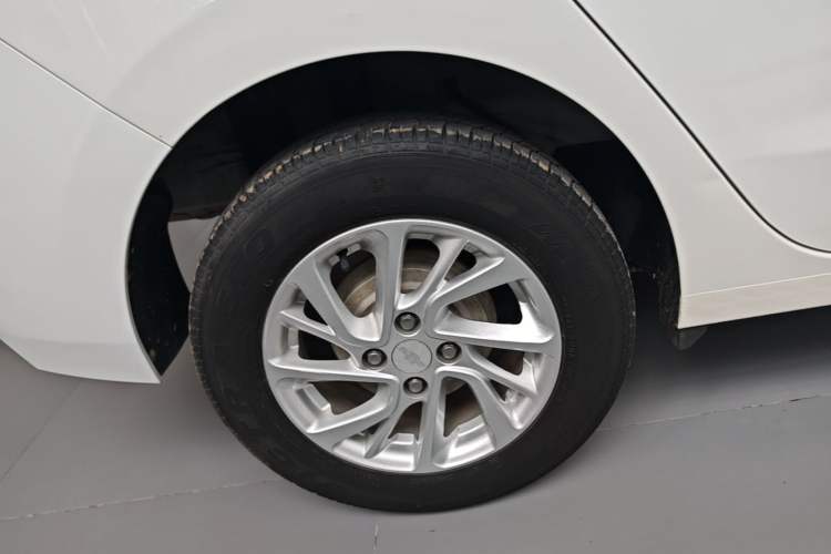 Used Chevrolet Lova RV 2016 1.5L Automatic Comfort Edition Right Rear Wheel Hub