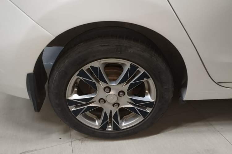 Used Chevrolet Lova RV 2016 1.5L Automatic Smart Drive Edition Right Rear Wheel Hub